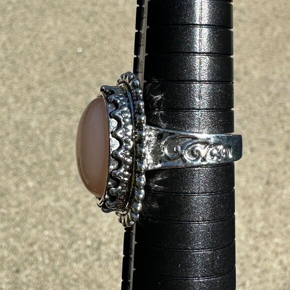 NEW Oval Peach Pink Cream Rose Quartz Vintage-inspired Silver Art Deco Ring Sz 9 - Picture 4 of 13